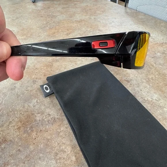 Oakley Wrap Sunglasses with Black Frame and Red-Orange Mirrored Lenses - Picture 10 of 11